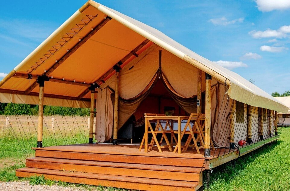 Носороги, глэмпинг