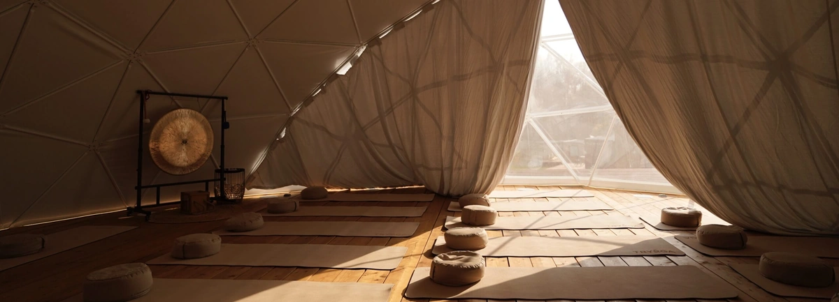 Белые Ключи, йога-глэмпинг