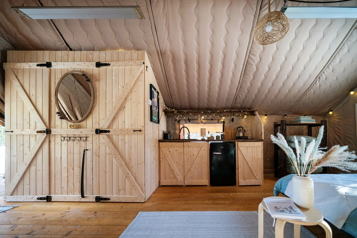 Жизнь-Угра!, глэмпинг